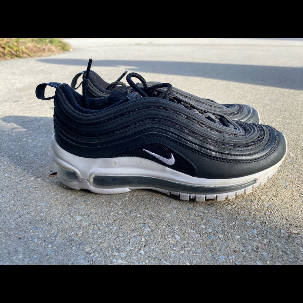 Kids airmax size 3.5y great condition